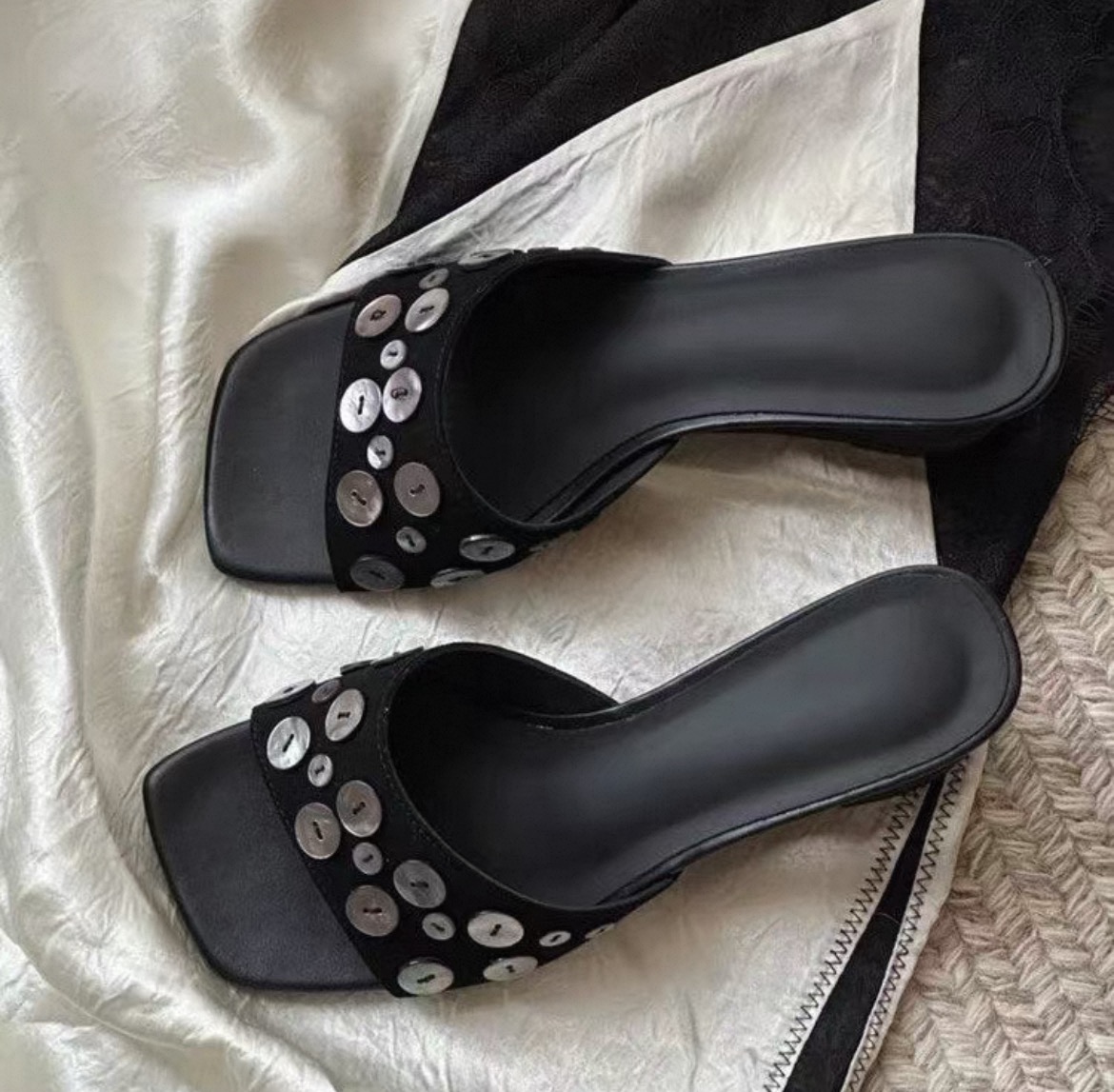 Frenchie Wedges