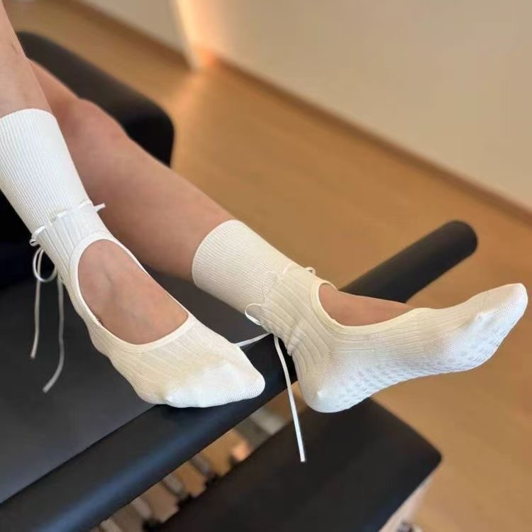 Lace Pilates Grip Socks