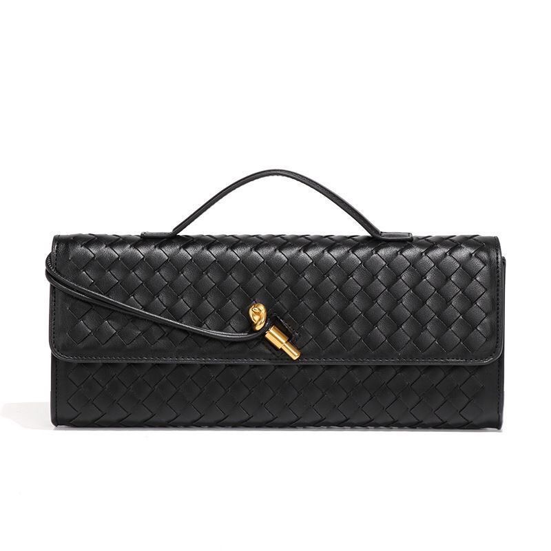 Veta Clutch
